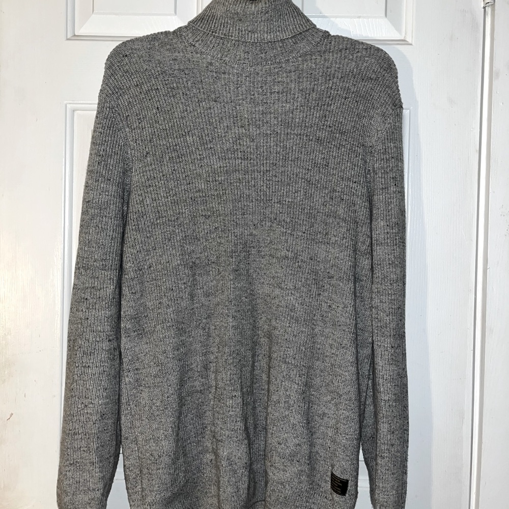 H&M Gray Turtleneck 🐢